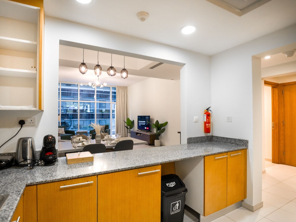 Easygo- Spacious 1bdr Bay Square Busbay