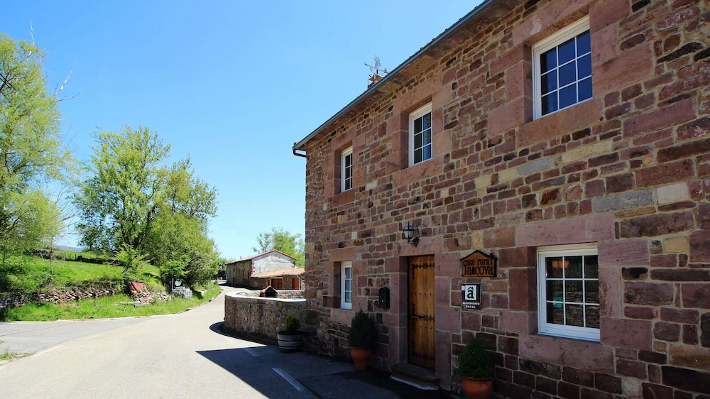 Casa rural LA COVA