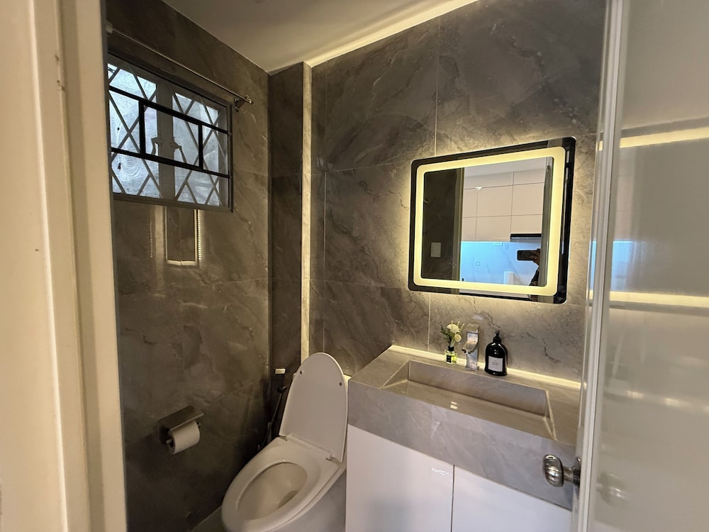 Kandi Suites 2BR with private Jacuzzi