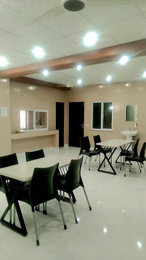 UPTOWN86 GIRLS HOSTEL view 5