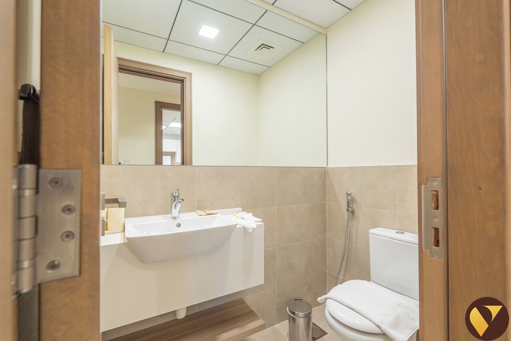 Elegant 2BR Canal View Near Dubai Mall
