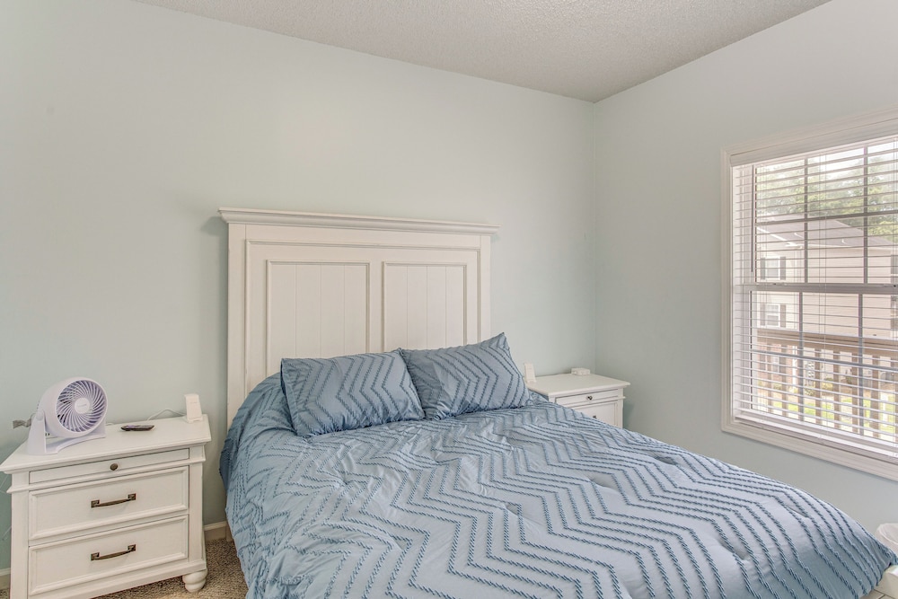 1 Mi to Beach: Family Condo in North Myrtle Beach!