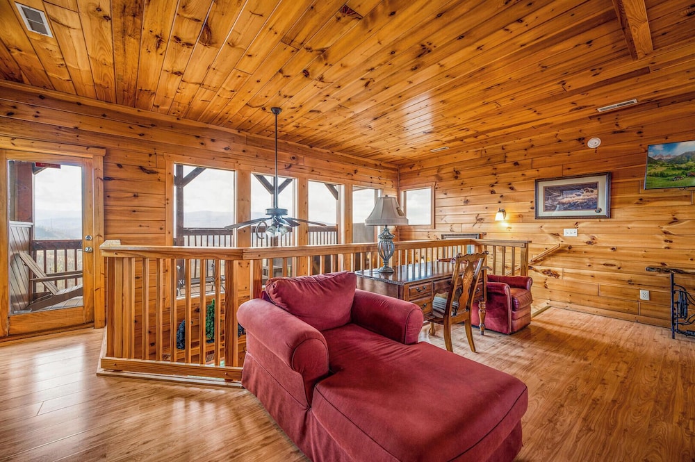 Lookout Lodge