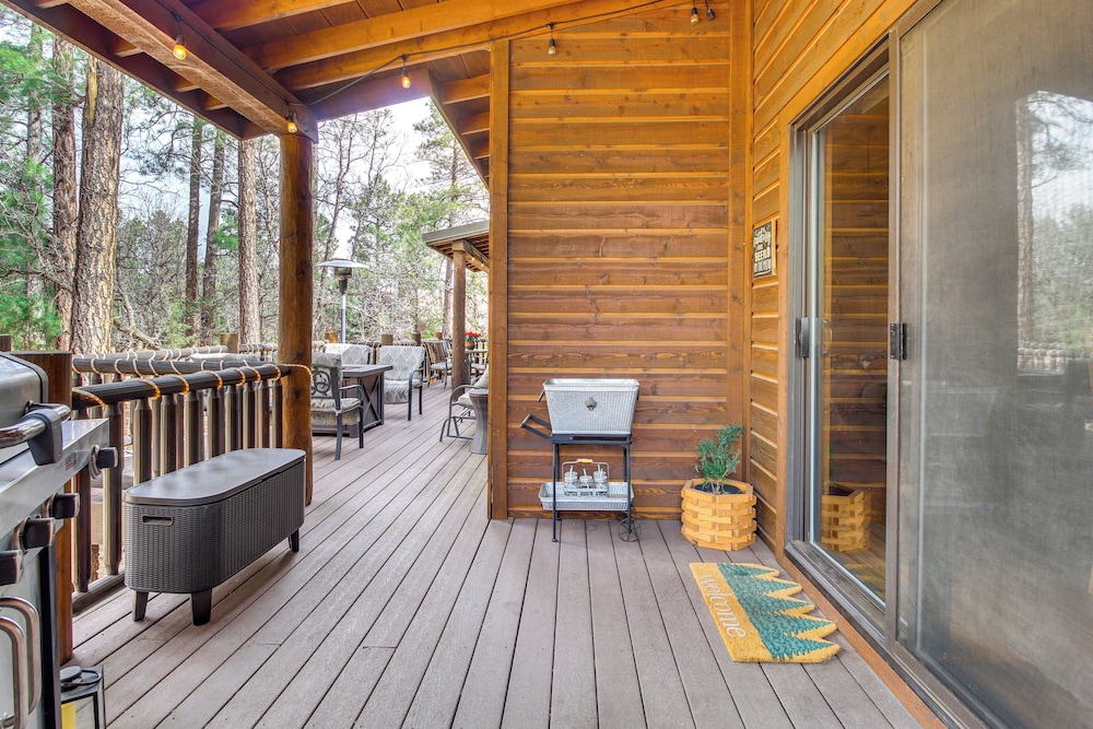 Outdoor Oasis: Family-friendly Cabin in Show Low!