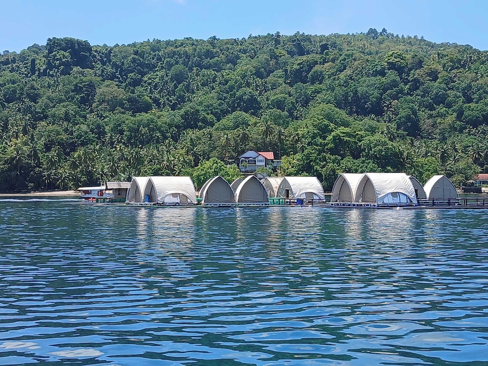 Floating Home in Reef Resort Unit 7
