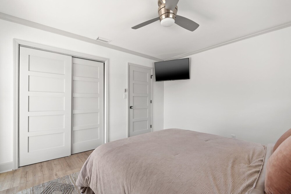Stylish Villa Near Treasure Island Beaches