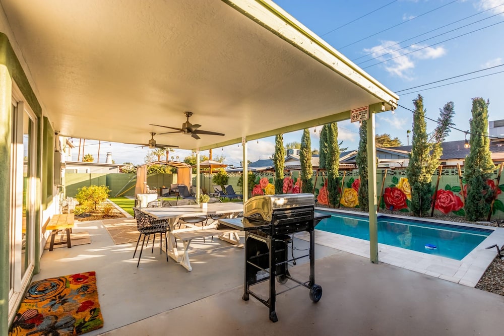 Desert Rose Retreat Heated Pool 2 Masters Gameroom