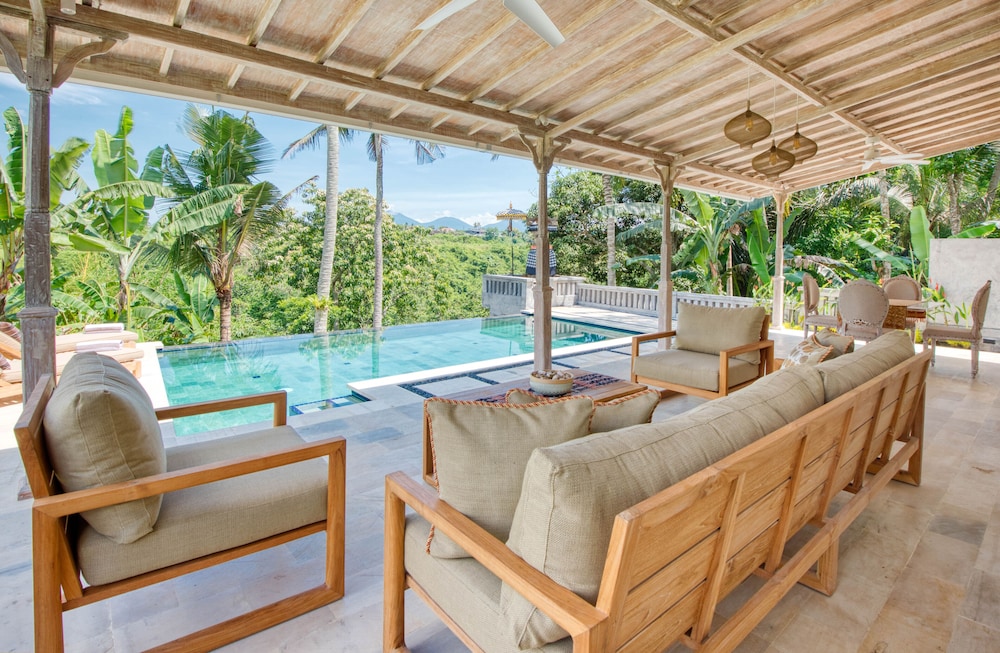 Lebah Villas