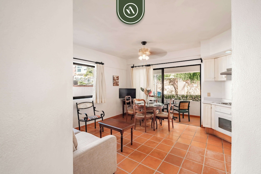Amazing 1 BR Condo - Terrace - Pool - Romantic Zone