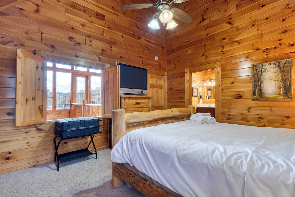 Cozy Cabin Near Dollywood Attractions Hot Tub, Game Room, Views Anne's Place