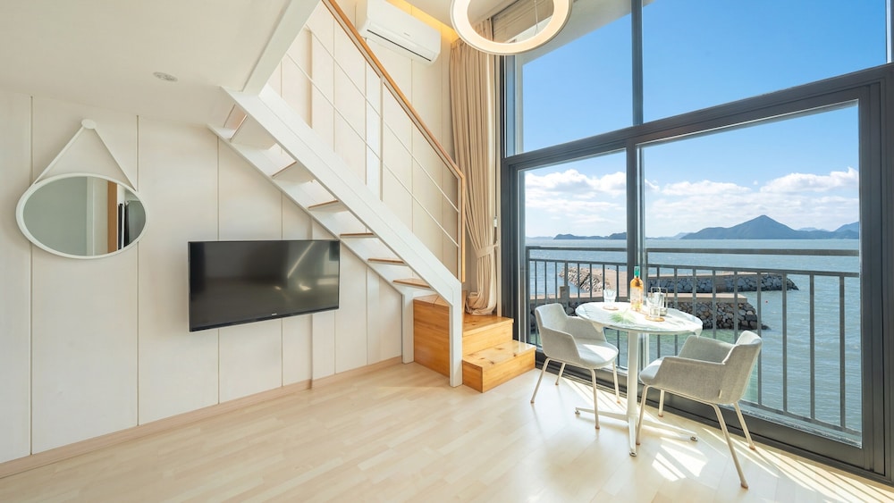 Yeosu Sorrr Spa Oceanview Pension