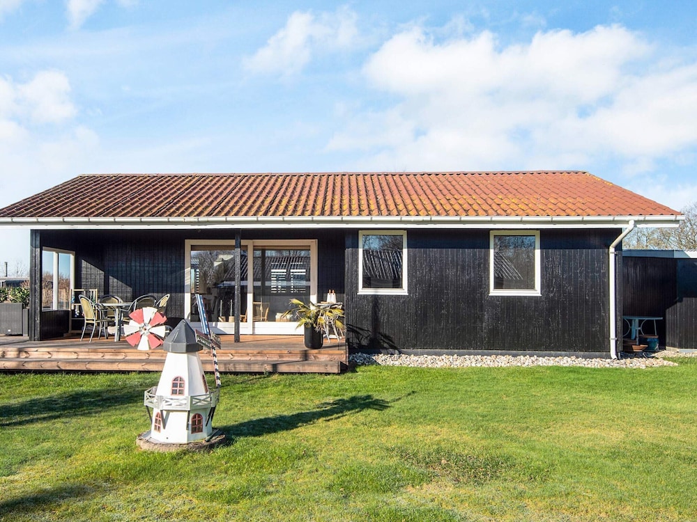 6 Person Holiday Home in Juelsminde