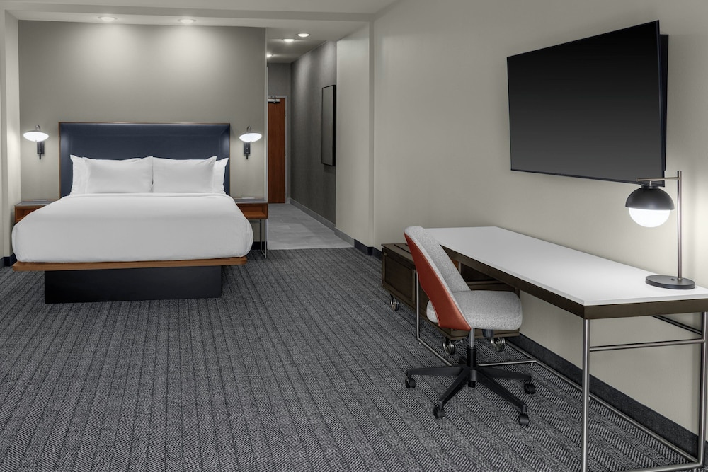 Courtyard By Marriott Sherman