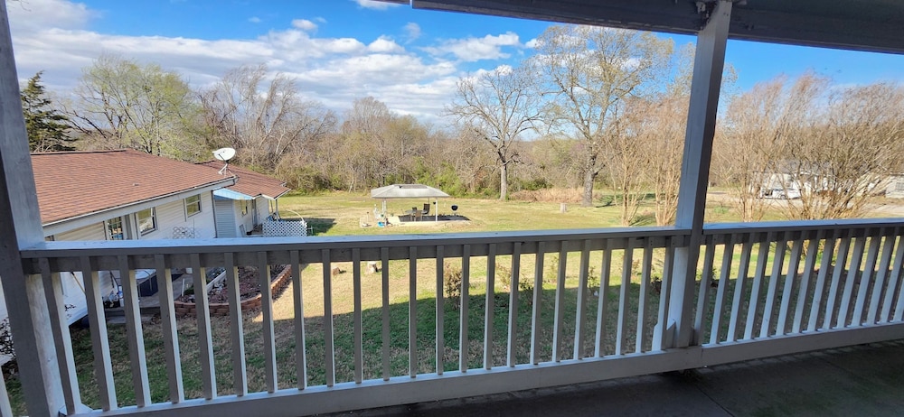 Twin Lakes Inn