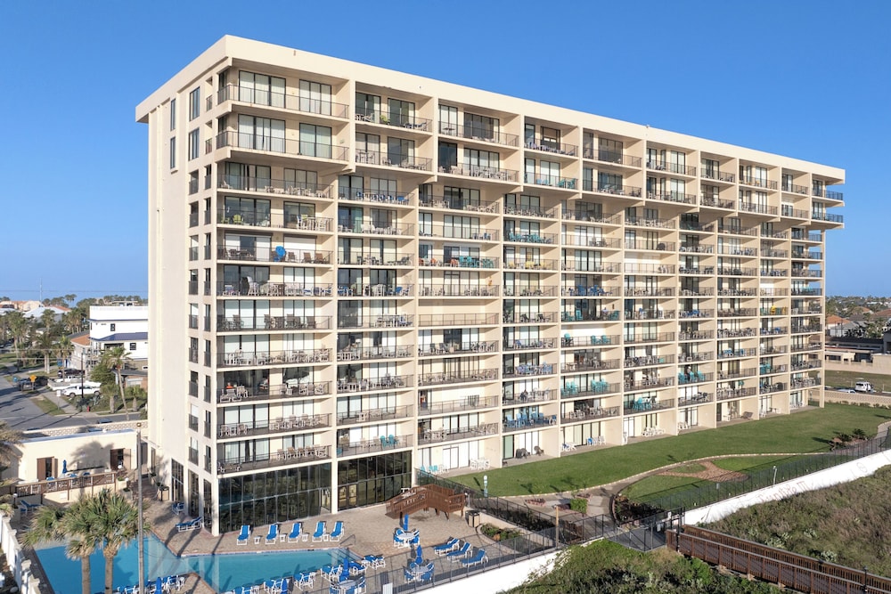 Gulf-view 3BR w/ Patio, Pools, Hot Tubs & Sauna