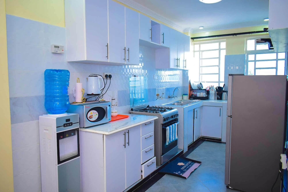 Lux Suites Fancy Getaway Apartments