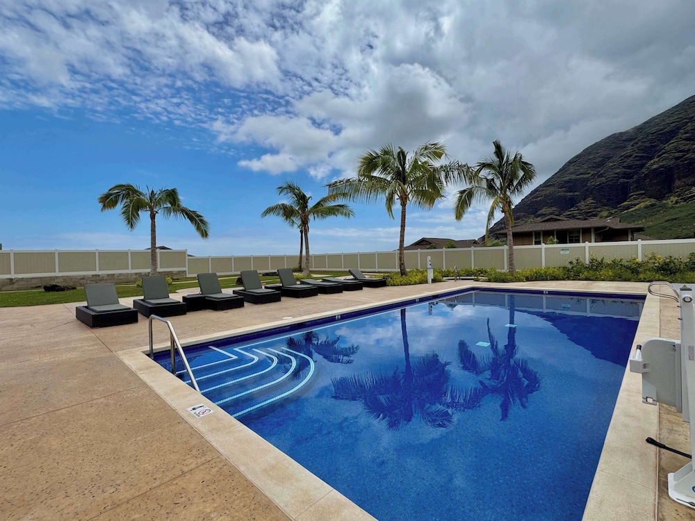 @ML Ocean View, Golf, Gazebo and Bbq, we Have All!