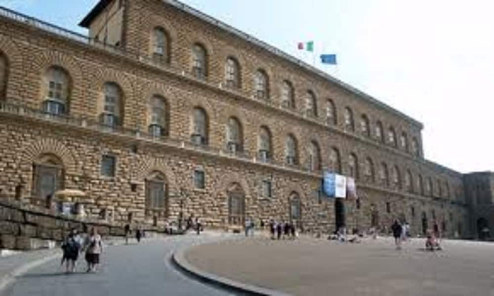 La corte del lungarno