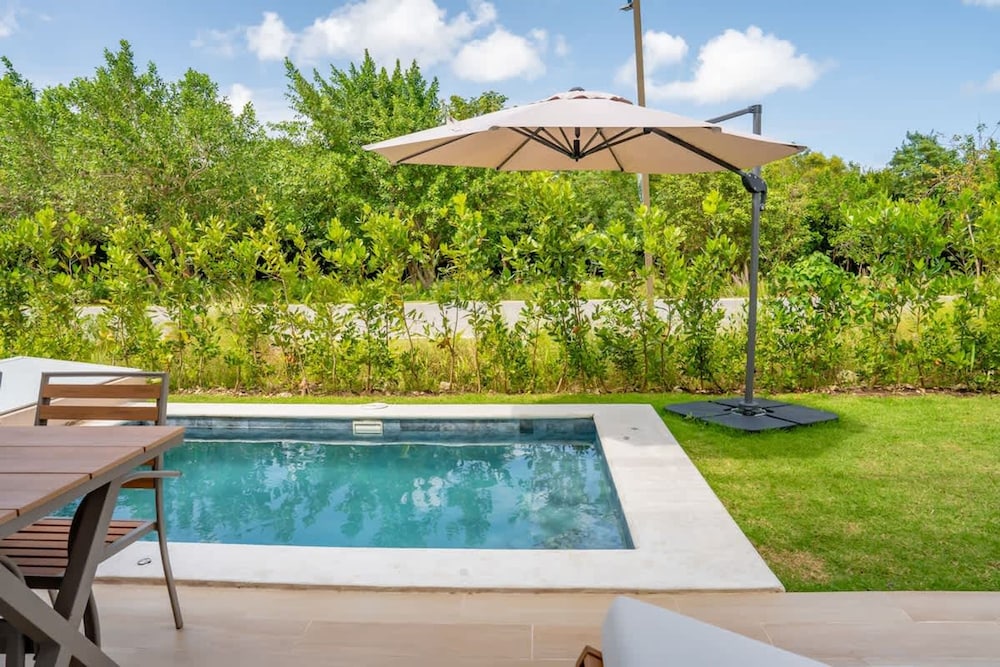 Ziba B06 NOK Classy 3BR Villa by Vistacana Rentals