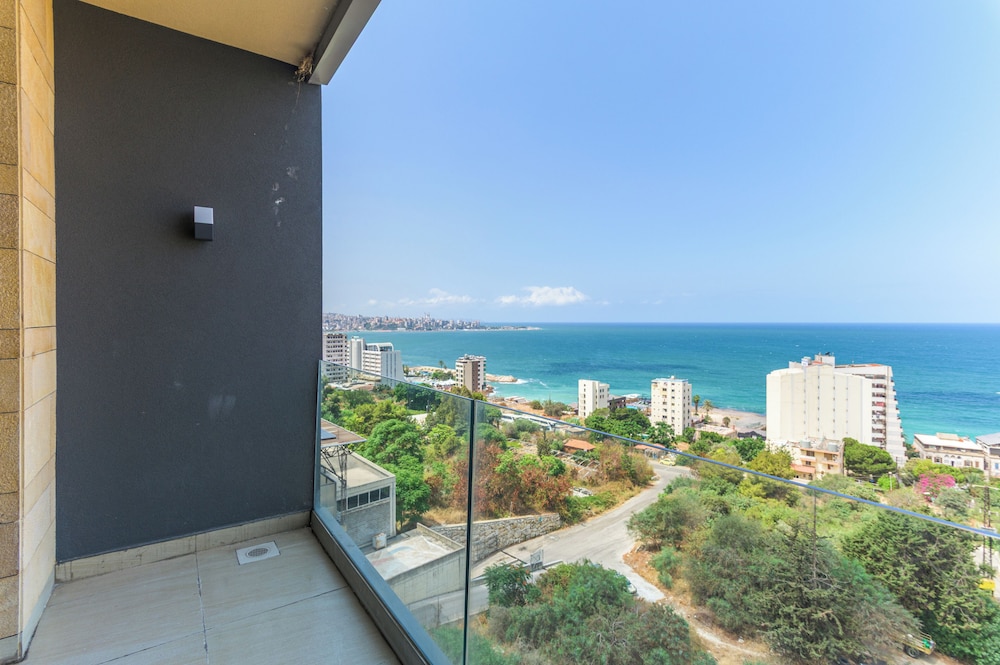 Jounieh Living - Residences by Local Host