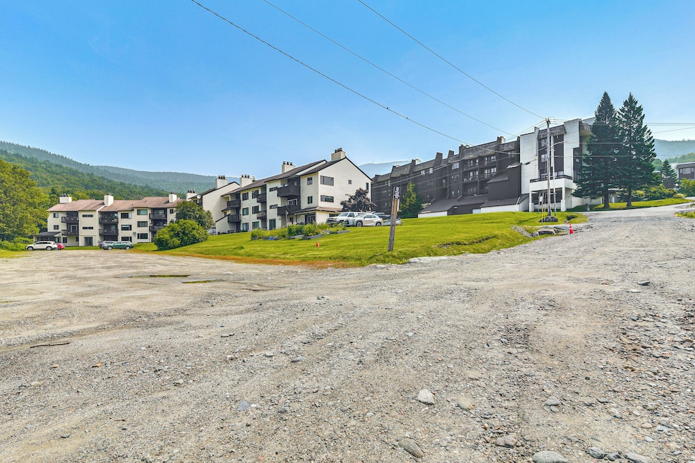 Walk to Bolton Valley Resort: Condo w/ Mtn Views!