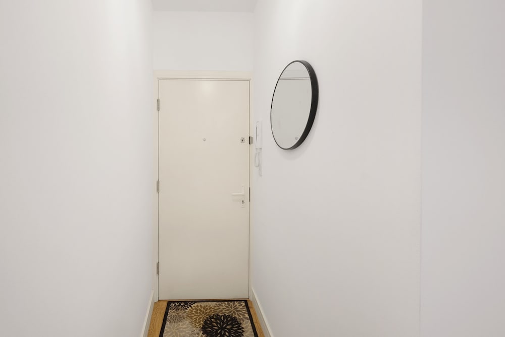 Eastons 1 Bedroom Apt. with Sofa Bed