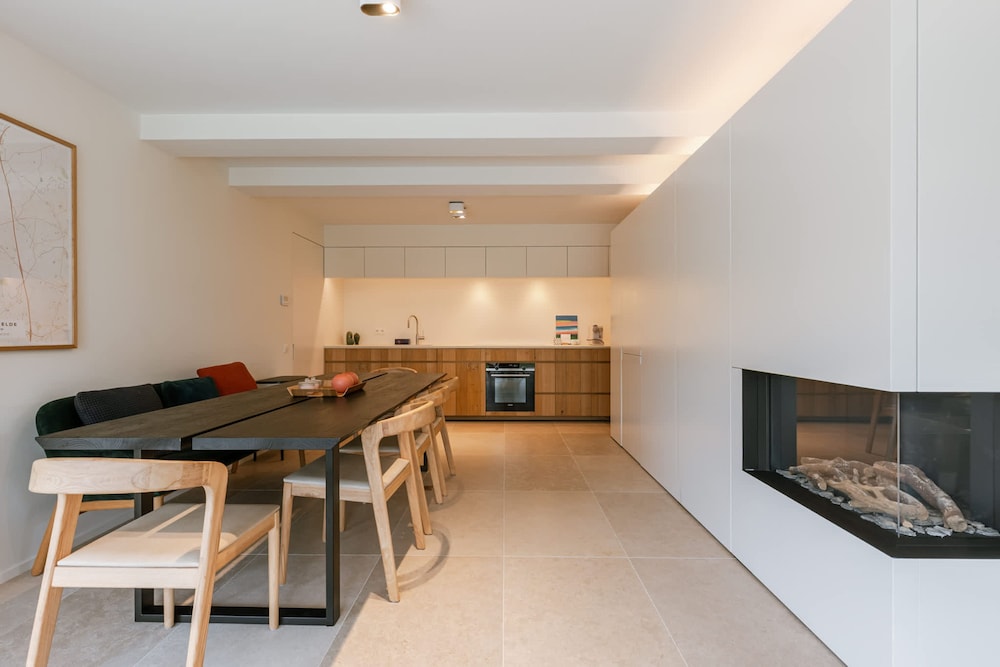 Charming Chic Stay With Garden Views Parking