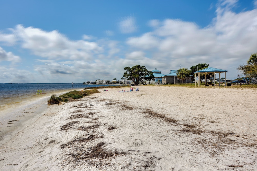 Fish & Kayak: Home Near Shell Point Beach!