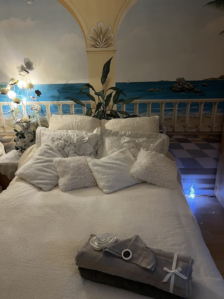 Impeccable 2-bed House in Weston-super-mare view 4