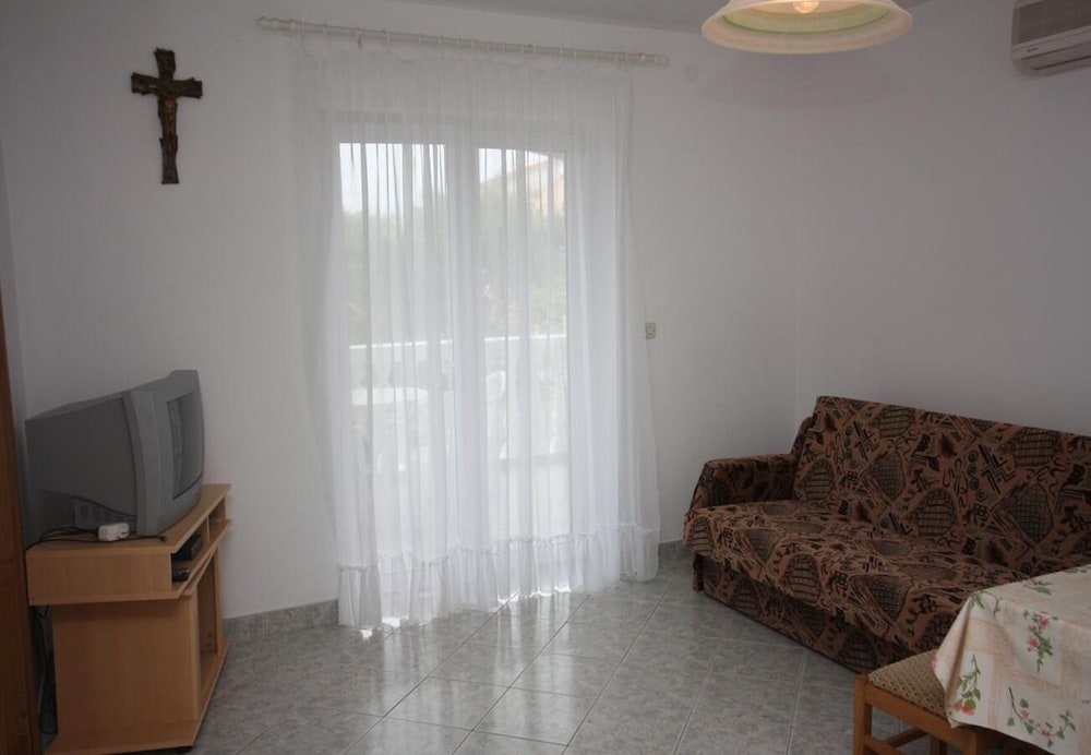 Vese - 100 m From Beach - A1