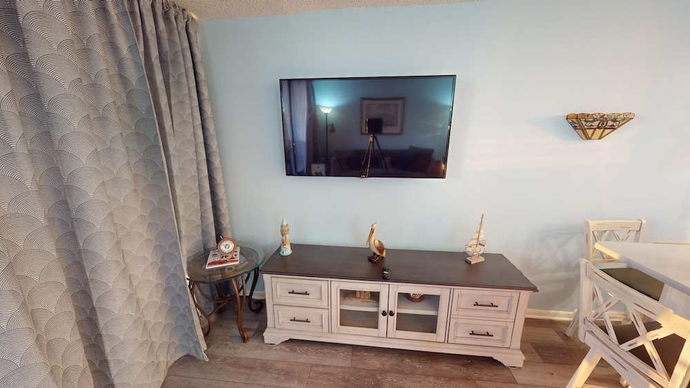 Ocean Forest Plaza Unit 1713 1 Bedroom Condo