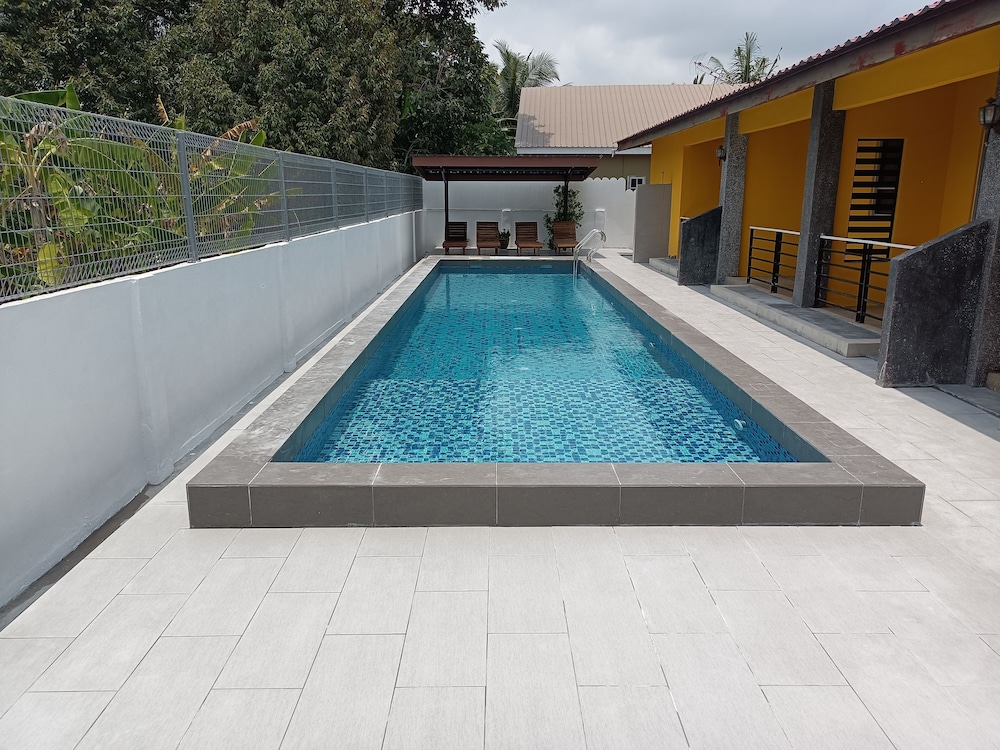 Ziella De Villa