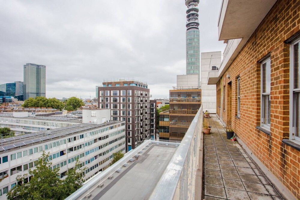 Fantastic Central Apartment With Balcony in Fitzrovia