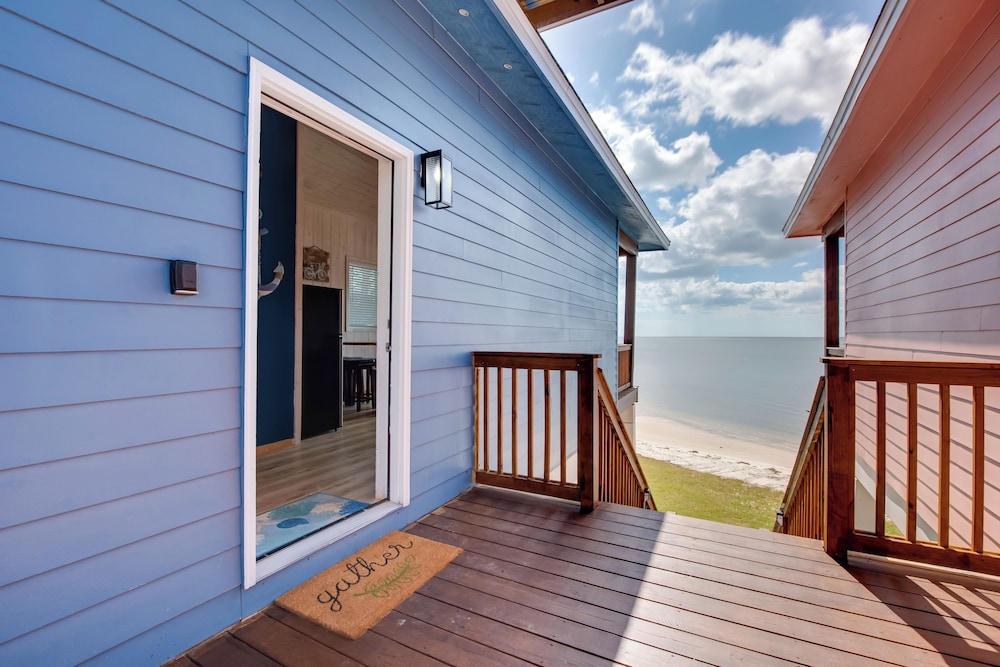 Beachfront Retreat w/ Dock in Lanark Village!