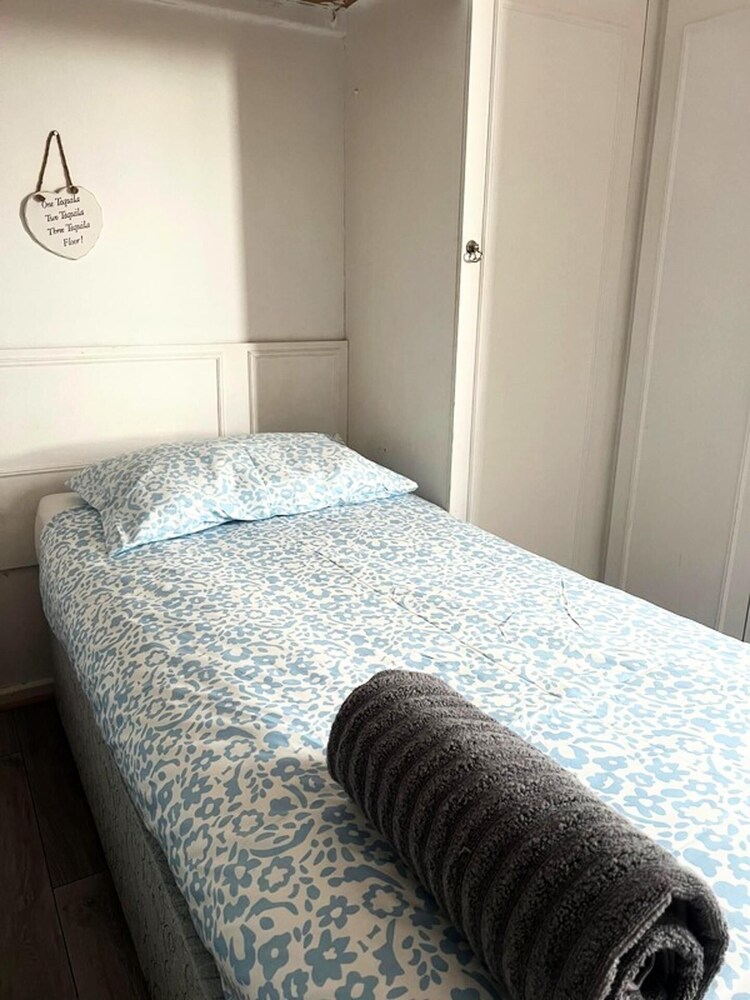 Central London Modern Apartment With 3 Bedrooms