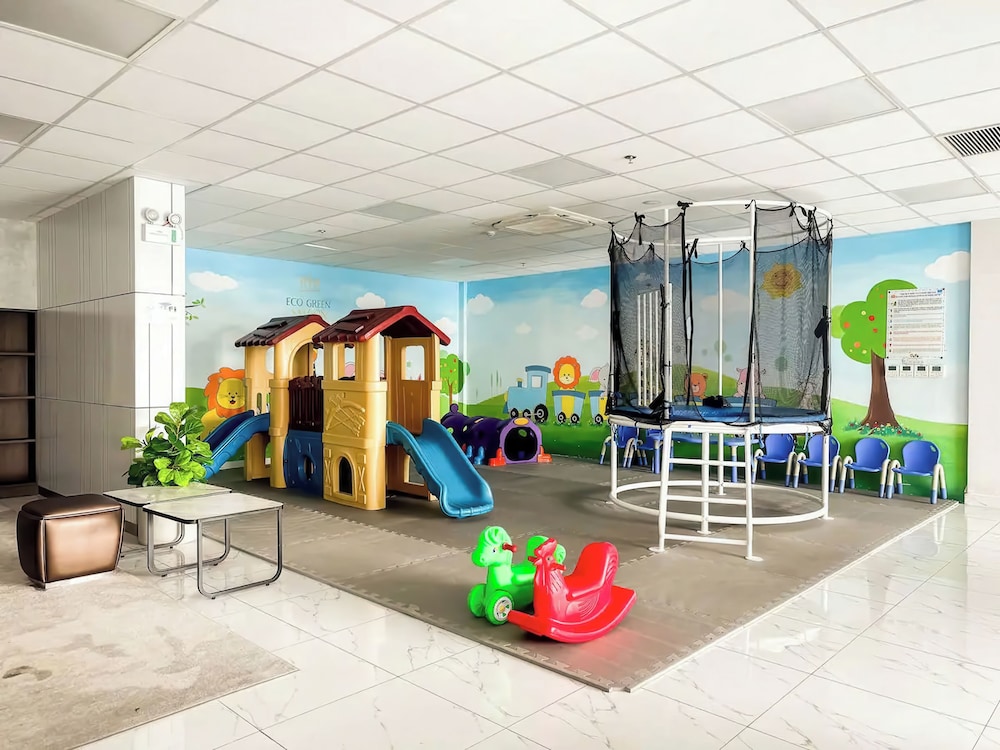 Eco Green Saigon - Free Gym & Pool