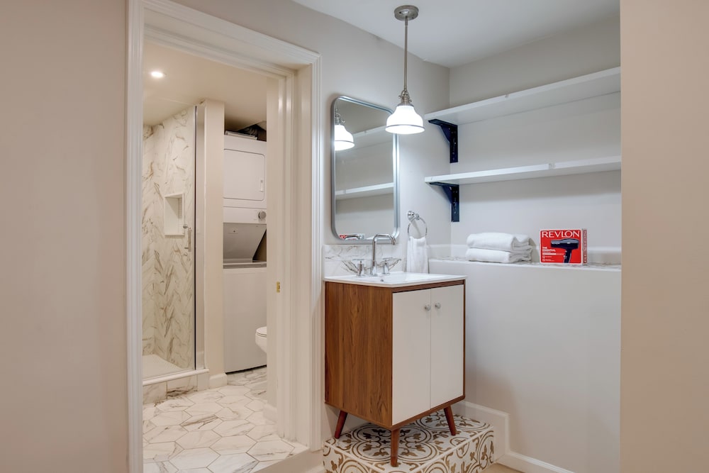 2 Mi to Dtwn: Walkable Cheesman Park Apt