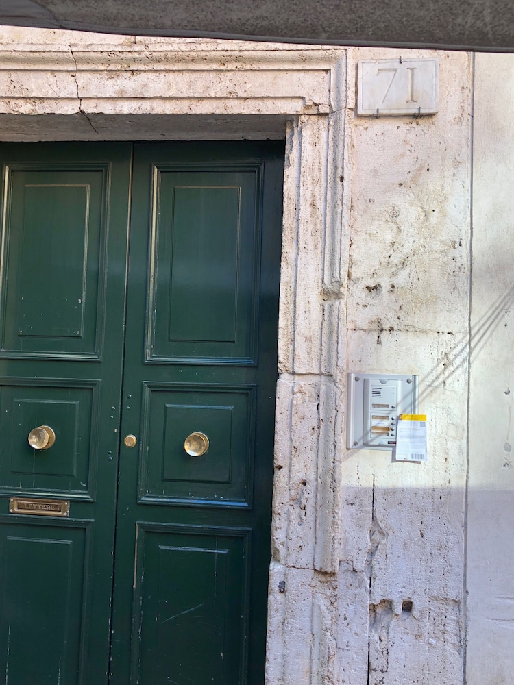 StarHome NAVONA