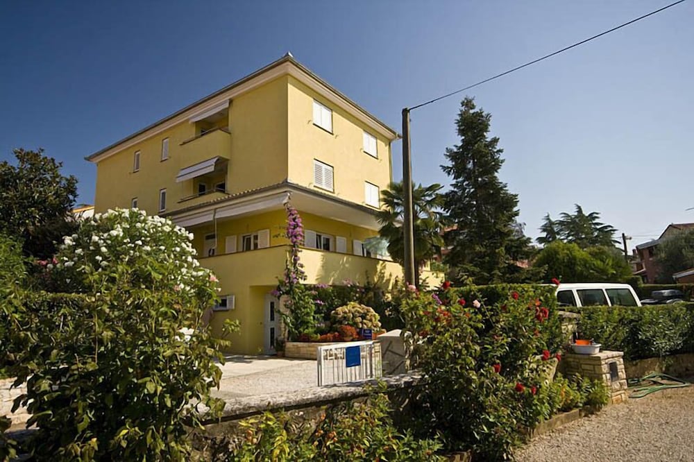 Apartments Davorka