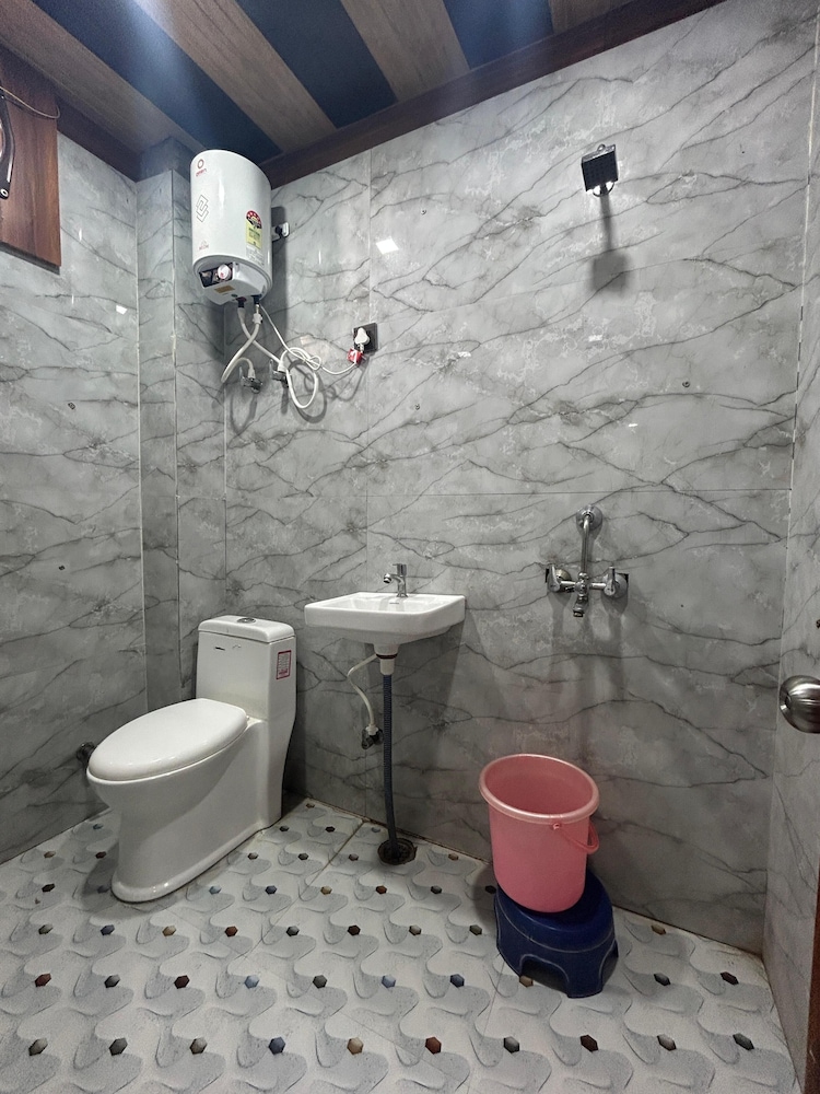 Hotel Shri Dauji Maharaj Palace