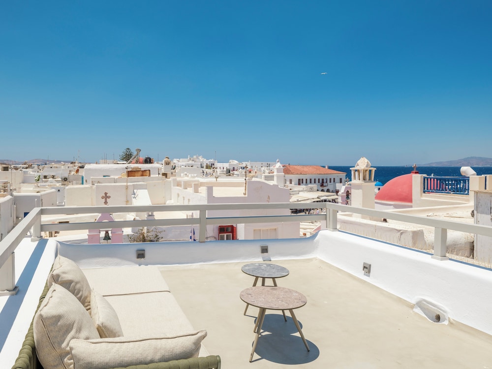 Mr & Mrs Mykonos The Residence