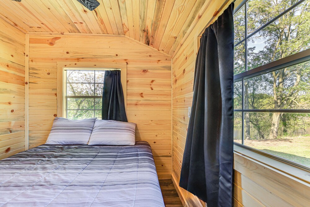 Riverfront Cabin Near Yellowstone Lake State Park view 4