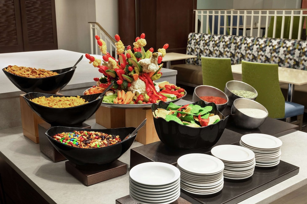 Boston Vacations - Embassy Suites by Hilton Boston Waltham - Property Image 15