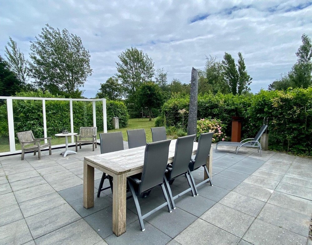 Lovely Bungalow With Huge Garden