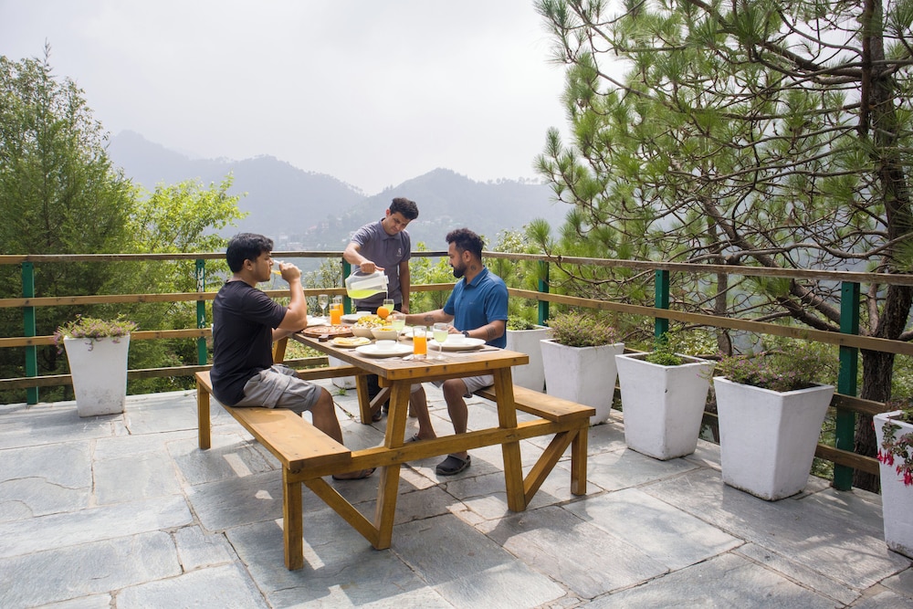 Alaya Stays Suro Woodcrest Chalet
