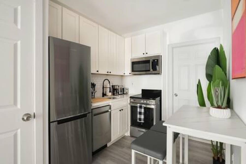 New Modern Studio UES W D