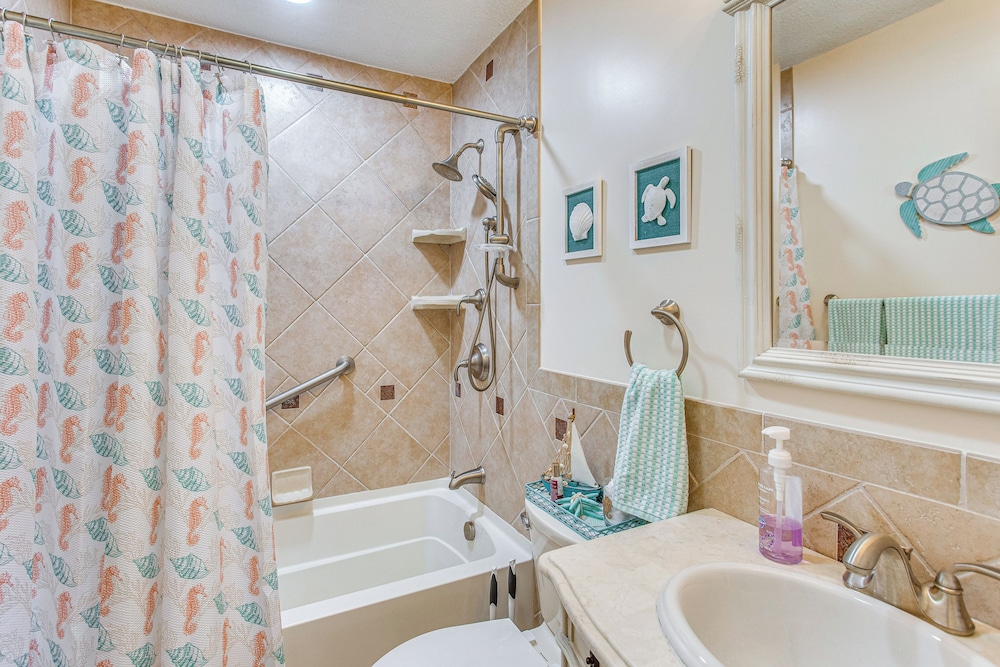 1 Mi to Ocean: Condo in North Myrtle Beach