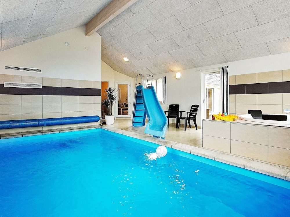 Spacious Holiday Home in Glesborg near Ocean view 2