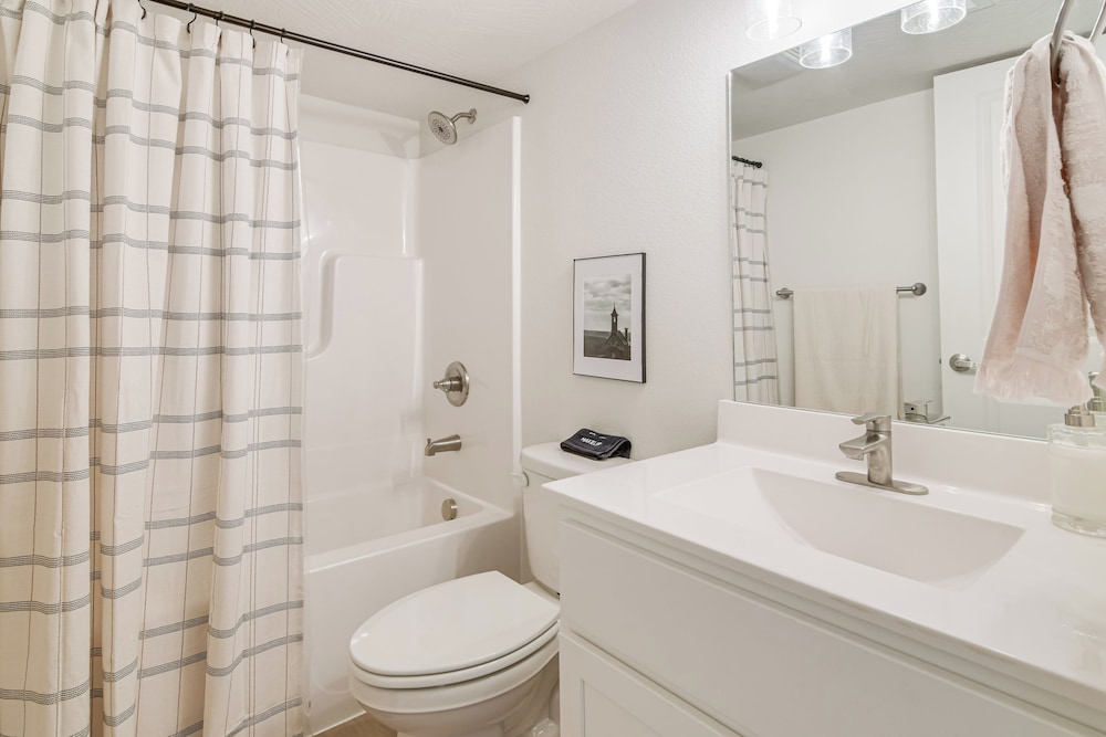 Walk to Branson Landing! Condo w/ Community Pools