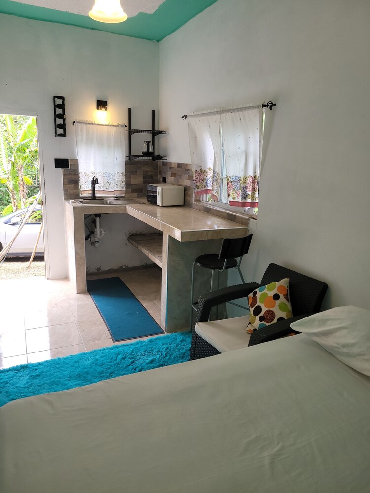 Cozy studio apartment with private parking
